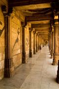 Mosque tunnel : Ahmedebad, India